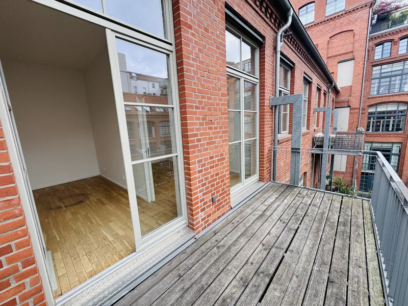 Fabrikcharme in Mitte – Moderne 2 Zimmer-Wohnung mit Balkon! — photo 1